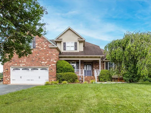 4435 Country Club Rd, Troutville, VA 24175