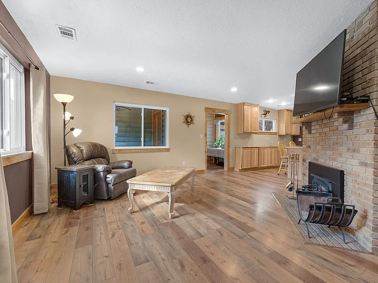 15632 Ray Dr — Photo 5