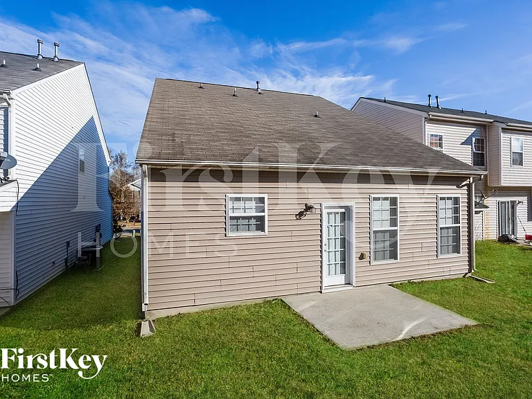 4915 Abercromby St — Photo 15
