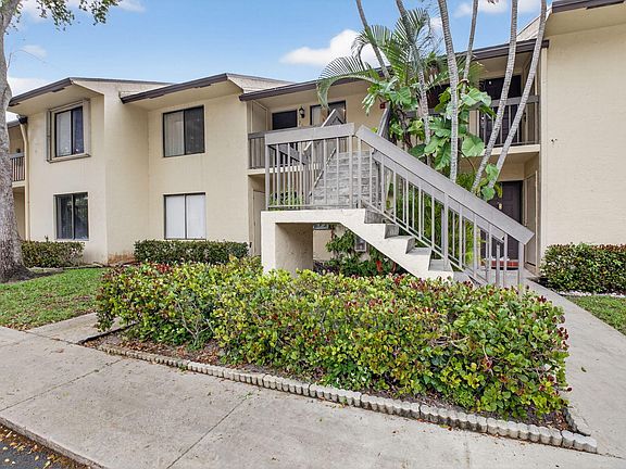 3rd image of 21943 Remsen Terrace #207