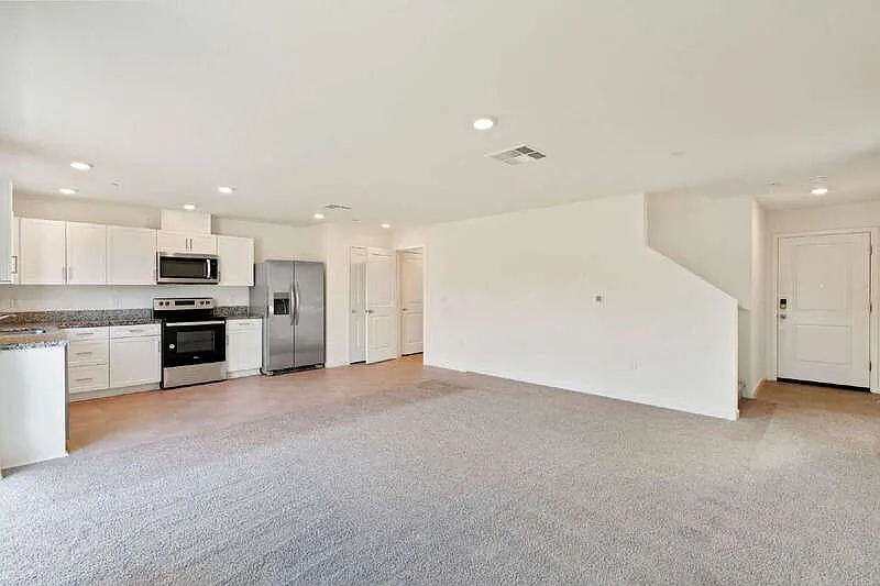 3 bed, 2.5 bath, 1567 sqft, $2,845 — Photo 4