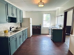 1222 9th St #A, Highland, IL 62249
