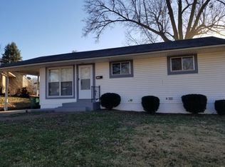 108 Perthshire Rd, Saint Louis, MO 63137