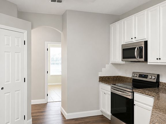 4th image of 1690 Grandiflora Ave