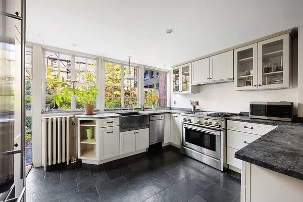 Sold by Brown Harris Stevens | media 17