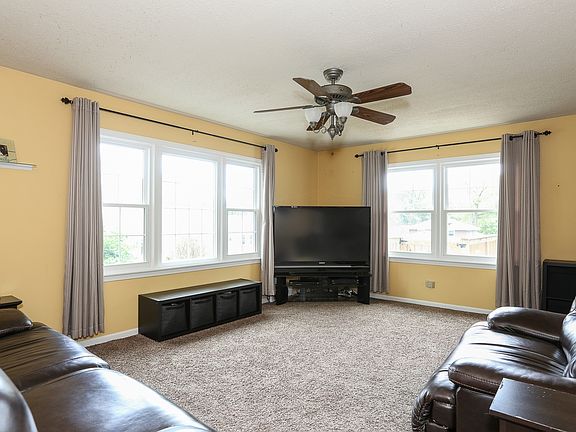 4th image of 3923 Liberty Blvd