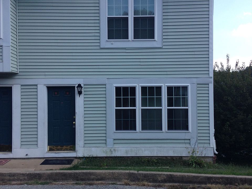 1st image of 21 Martine Ct