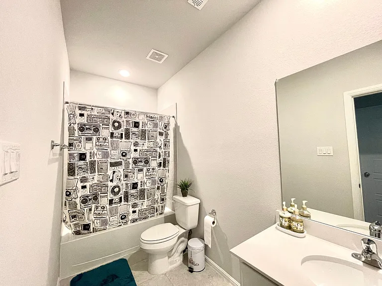 8701 Heliotrope Ln — Photo 3