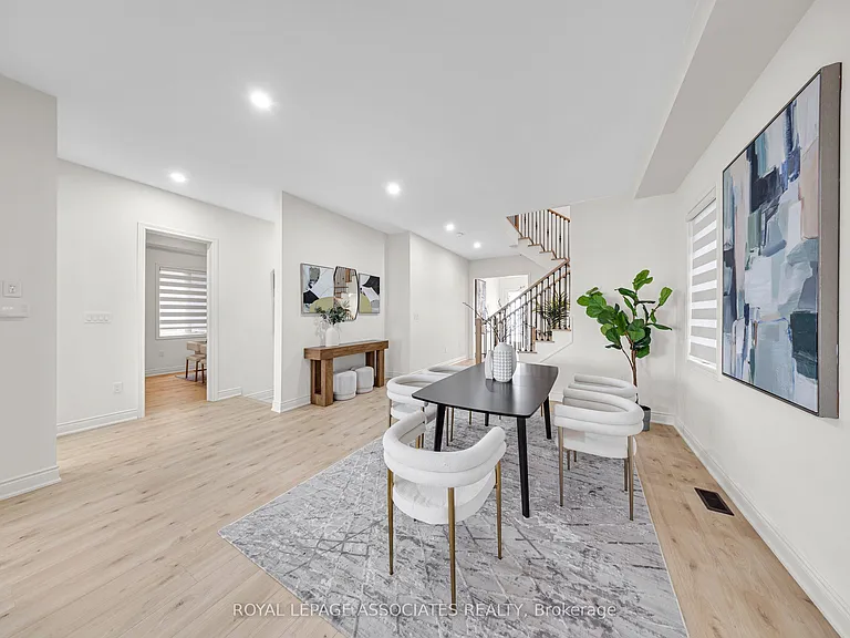2215 Beckman Cres #UPPER — Photo 11