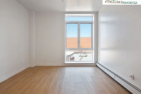 Sold by Real Team Brokerage | media 7