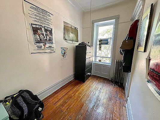 3rd image of 291 New York Ave #4