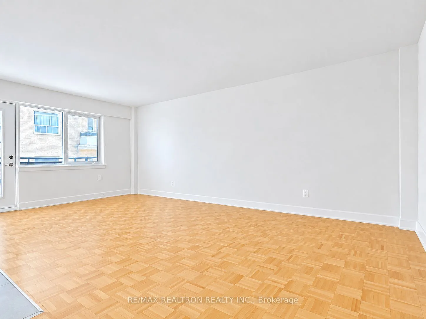 95 Lawton Blvd — Photo 3