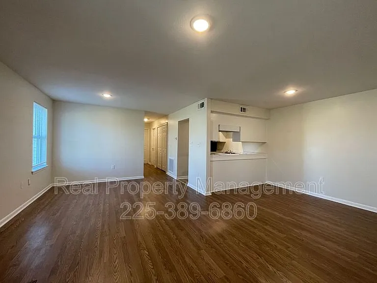 7743 Bles Ave #1B — Photo 5