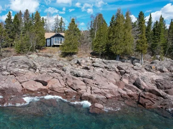 4526 Cascade Beach Rd, Lutsen, MN 55612