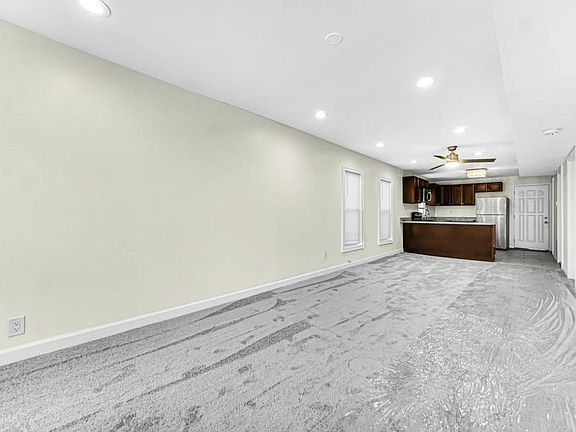 2nd image of 2627 W Gladys Ave #2