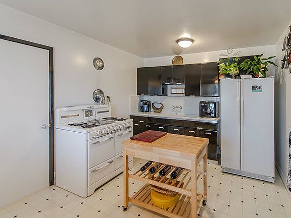 4th image of 394 Forest View Dr