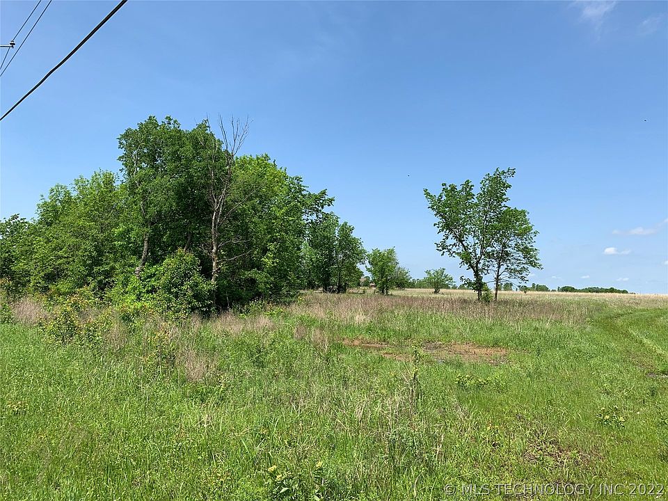 2nd image of E Tuxedo Blvd