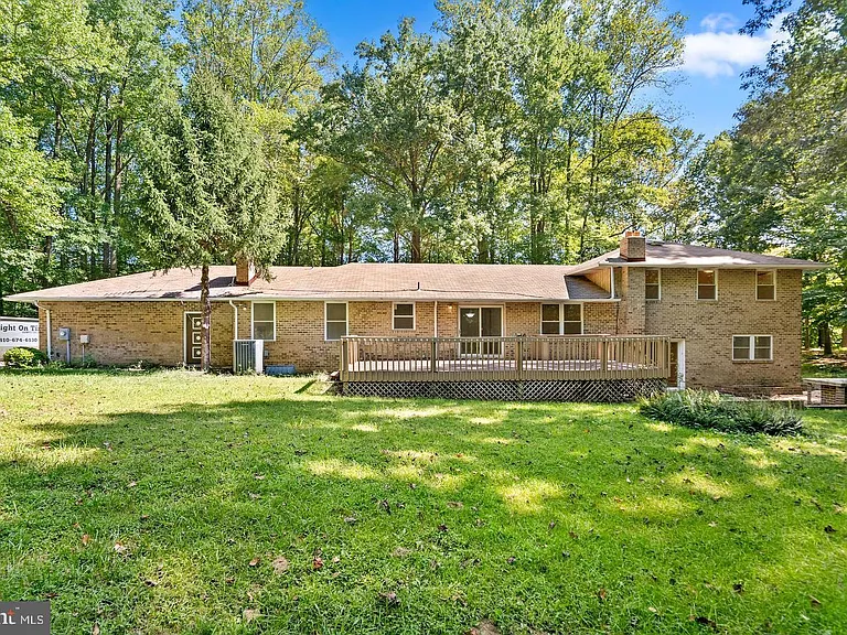 9409 Croom Acres Dr — Photo 6