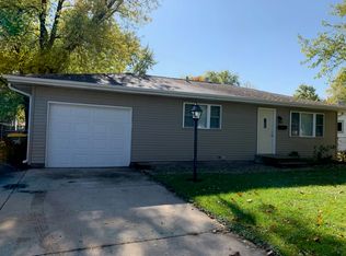 302 Sweetbriar St, Plano, IL 60545