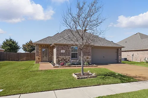 1530 Woodlake Dr Photo 1