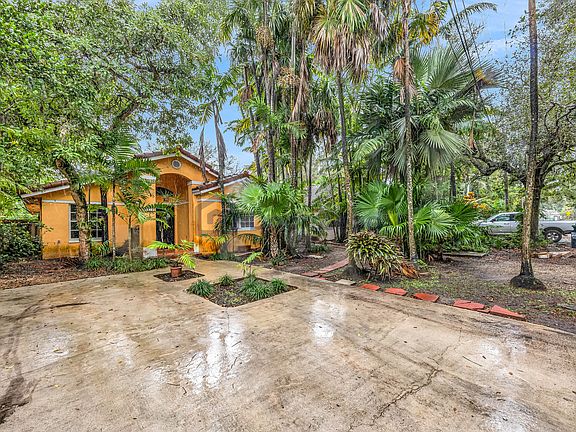 2nd image of 6812 SW 78th Ter