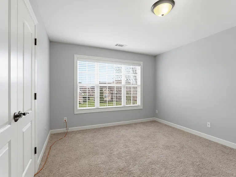 2733 Presley Dr — Photo 32