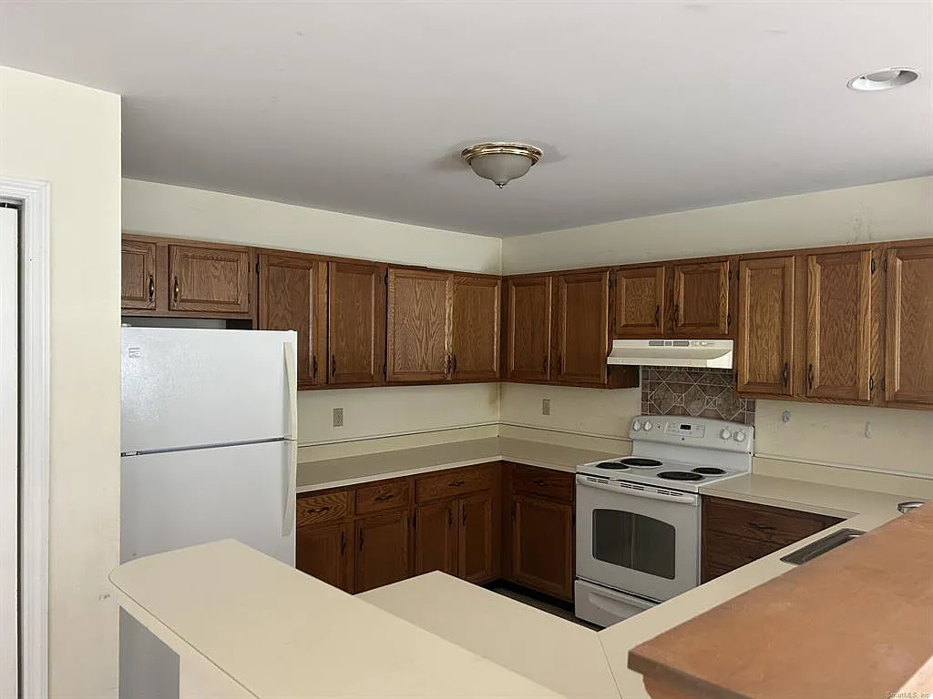 2 bed, 1.5 bath, 1651 sqft, $2,400 — Photo 4
