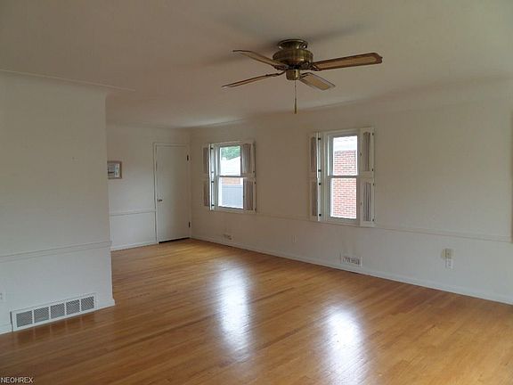 3rd image of 6525 Mariana Dr