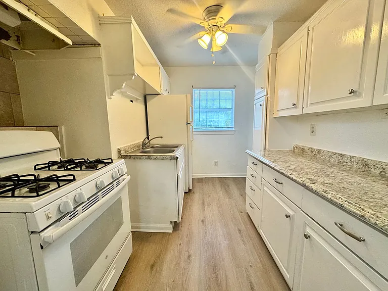 602 Lovett Ave — Photo 18