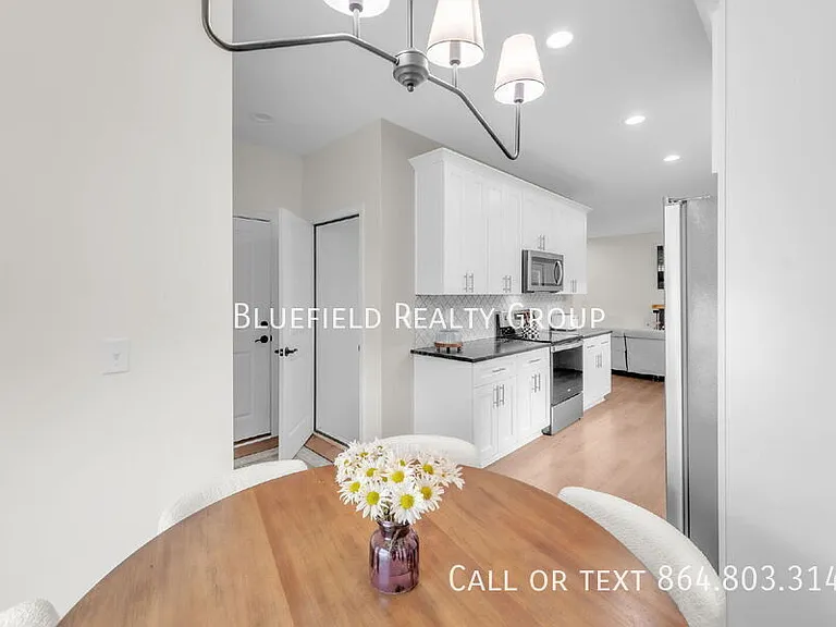 713 Rockcliff St — Photo 9