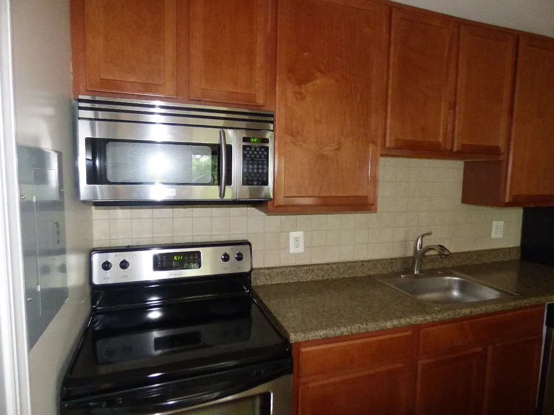 6300-9 Hil Mar Drive — Photo 4