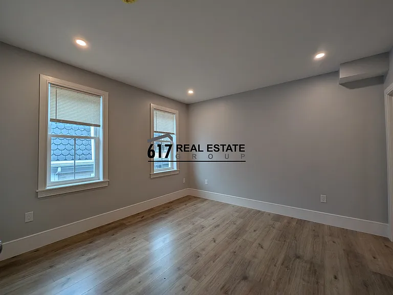 124-7 Kenrick St — Photo 11