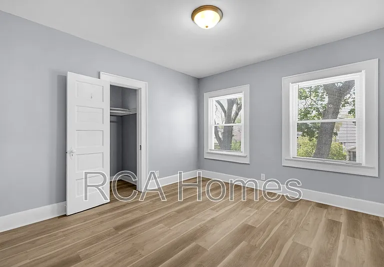 1113 N Oxford St — Photo 7