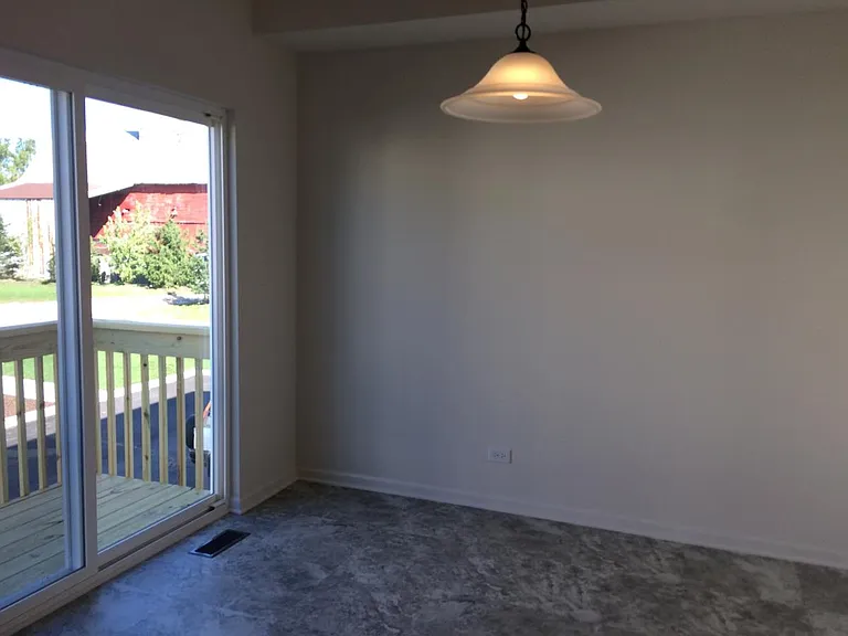 1462 Manning Ave — Photo 7