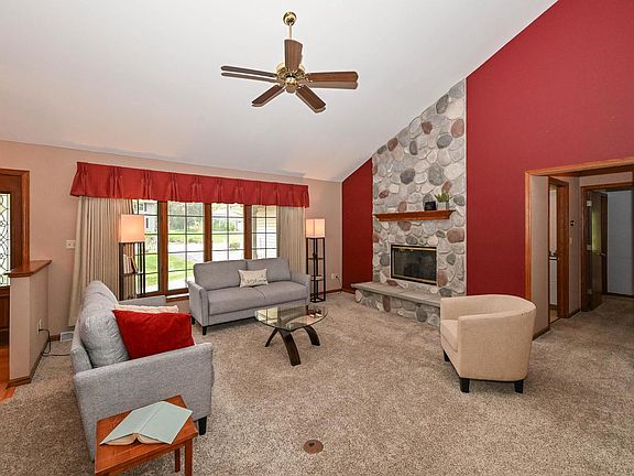 3rd image of 9358 S 33rd STREET