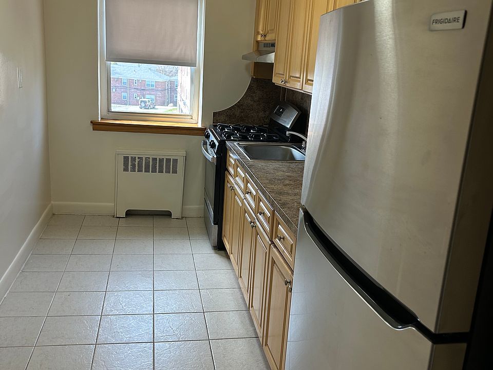 1st image of 130 Arlo Rd APT 1B