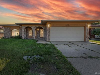 38576 Cottonwood Dr, Sterling Heights, MI, 48310