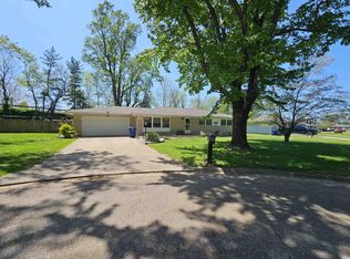 122 Pleasant View Dr, Mitchell, IN 47446