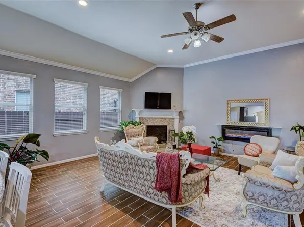 24334 Piazza Dr, Richmond, TX 77406