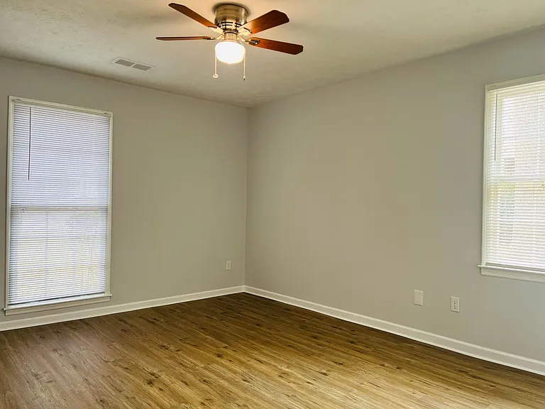 104 Peachtree Ct — Photo 10