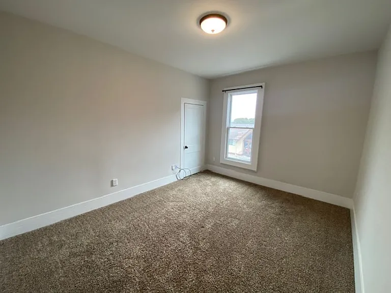 542 Pine Ave — Photo 15