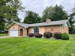 2 Victory Ln, Fairfield, IL 62837