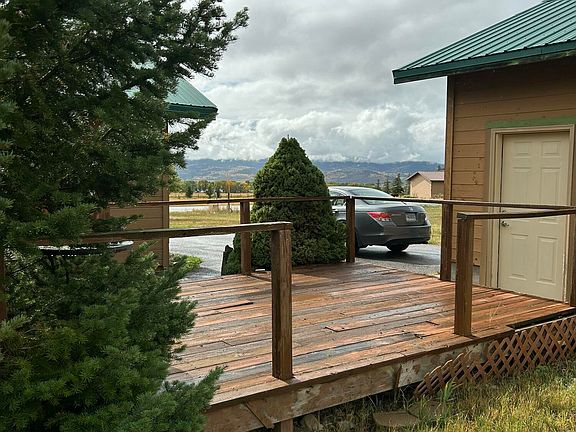 5th image of 637 Cedar Creek Dr
