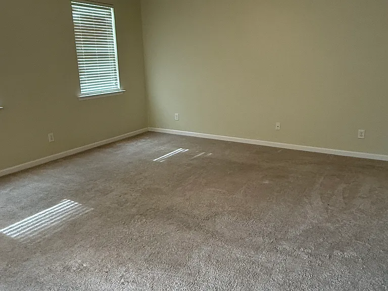 1629 Robindale Dr — Photo 18