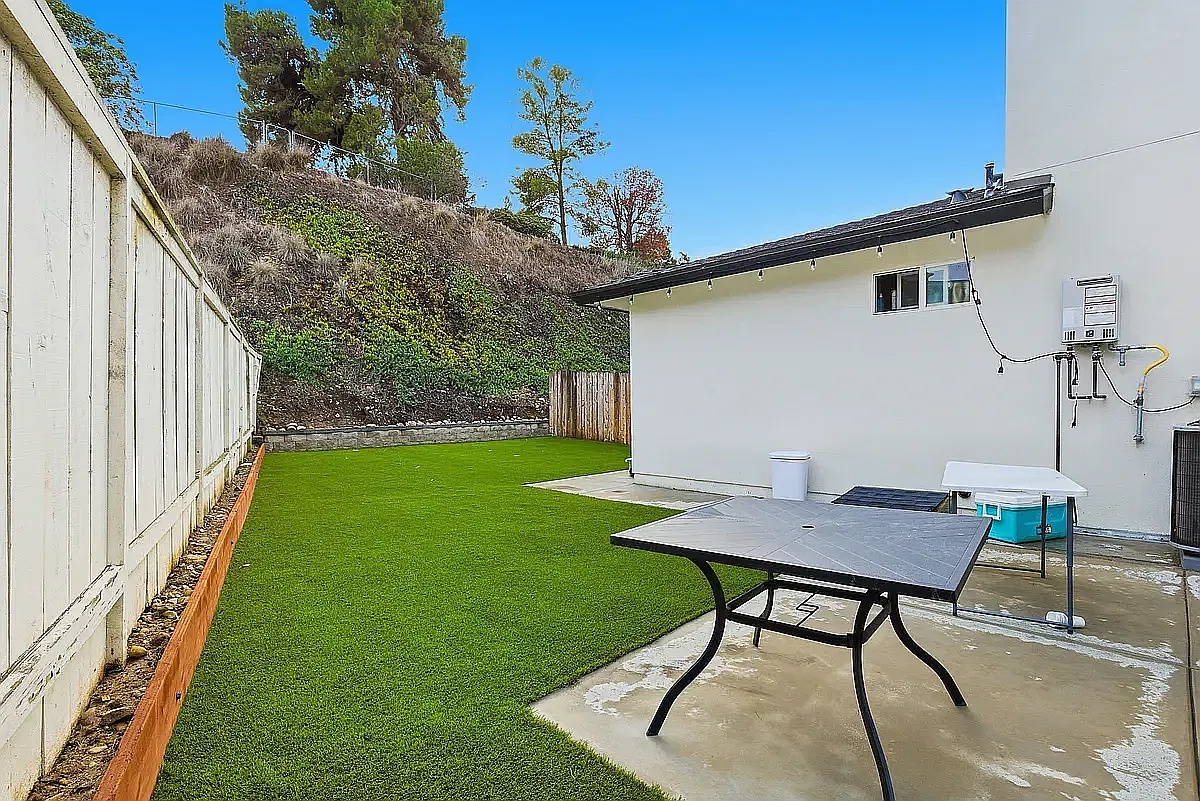 4 bed, 1200 sqft, $6,050 — Photo 3