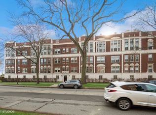 478 Sheridan Rd APT 2, Evanston, IL 60202