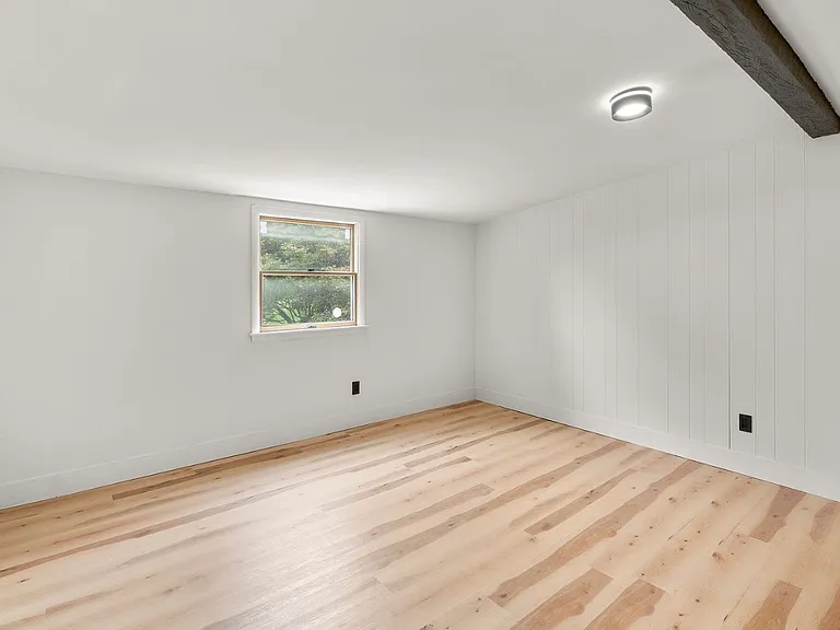 577 Brook Rd — Photo 15