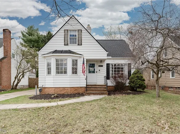 10235 Halcyon Dr, Parma Heights, OH 44130