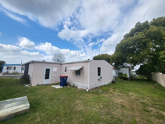 4th image of 7352 Carnival Ln