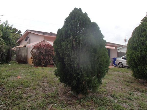 2nd image of 2411 NE 9th Ave